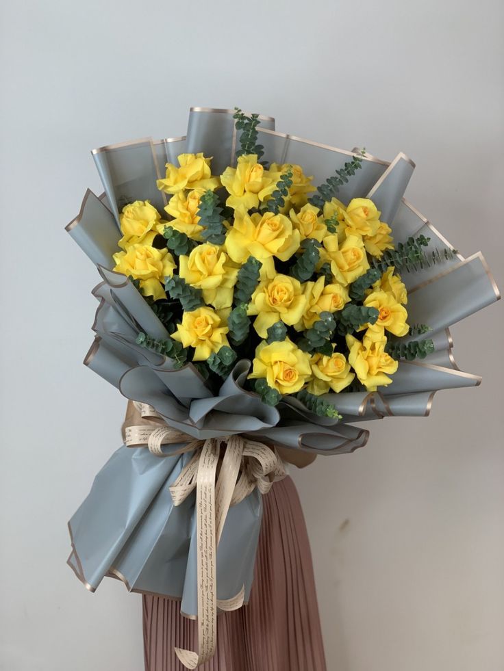 Hoa hồng vàng chúc mừng